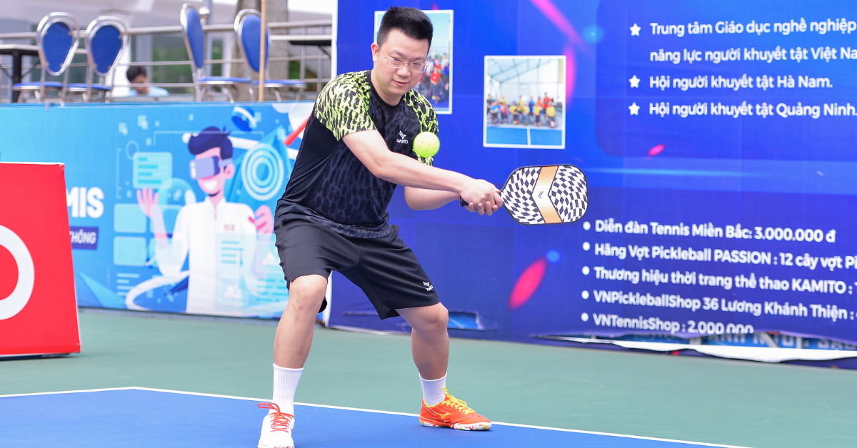 Padel vs Pickleball: So sánh chi tiết từ A-Z