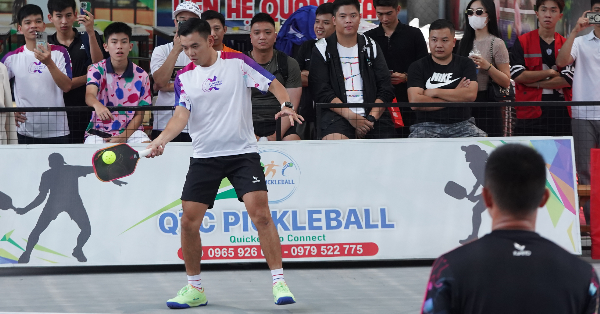 Cú đánh Groundstroke trong Pickleball là gì? Mẹo chơi cho người mới