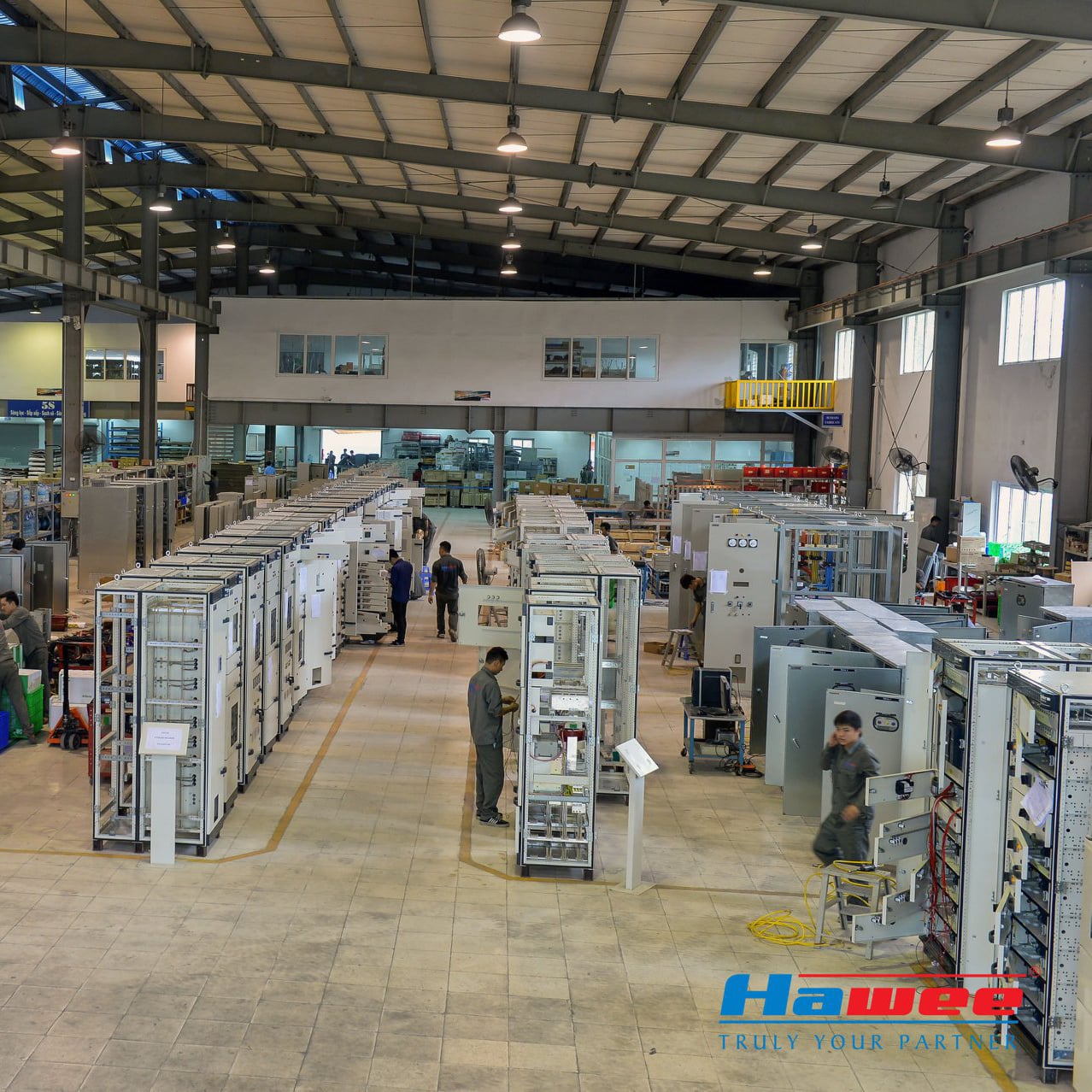 NHÀ MÁY SẢN XUẤT TỦ ĐIỆN HAWEE