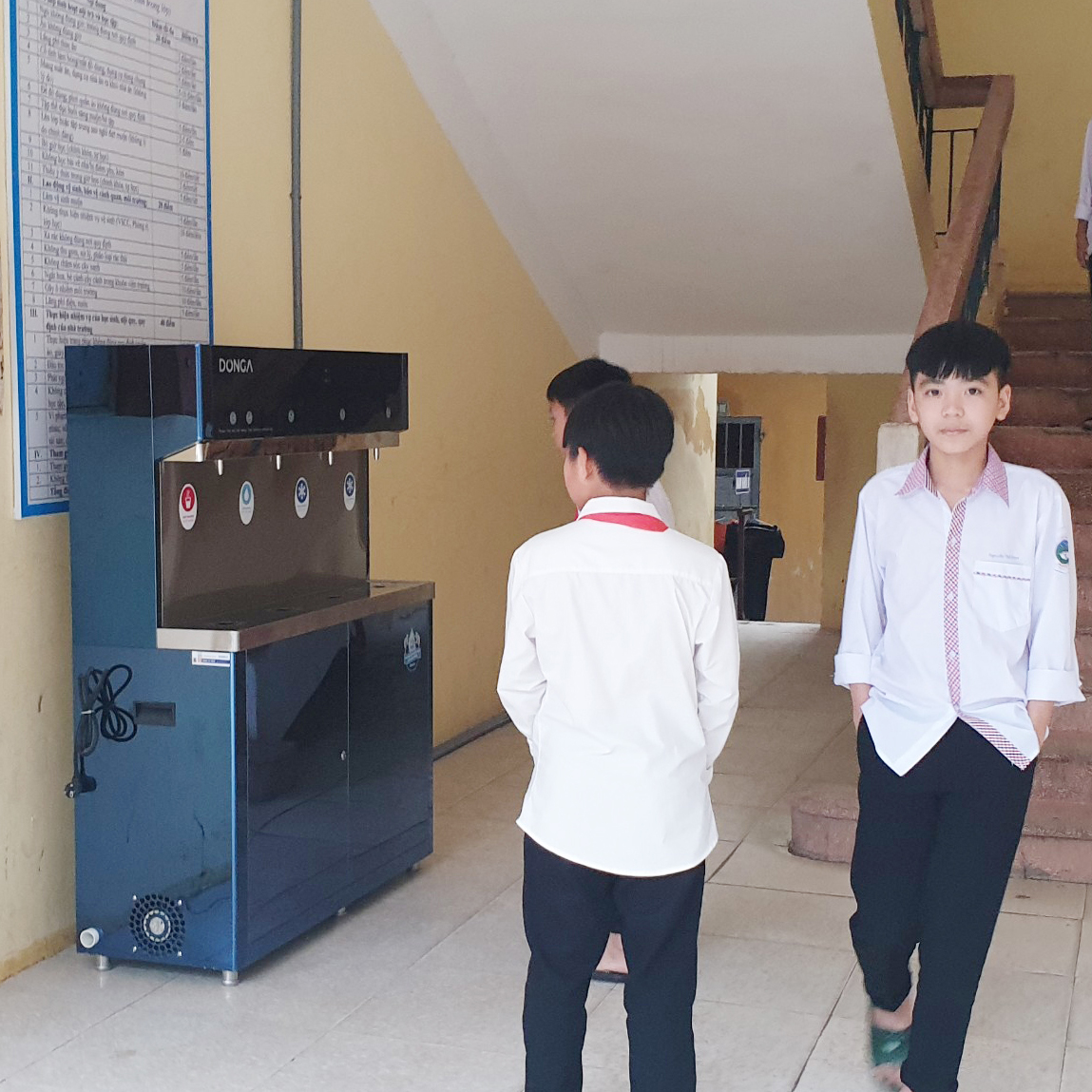 Trường Phổ thông Dân tộc nội trú (PTDTNT) Lục Nam, tỉnh Bắc Giang  lựa chọn máy lọc nước nóng lạnh công nghiệp DONGA