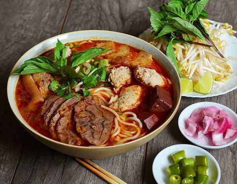 Cách nấu bún bò Huế chuẩn vị thơm ngon, đơn giản