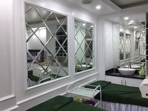 gương dán tường spa