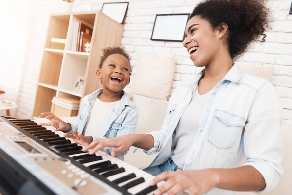 Nhận biết trẻ thích học đàn Piano