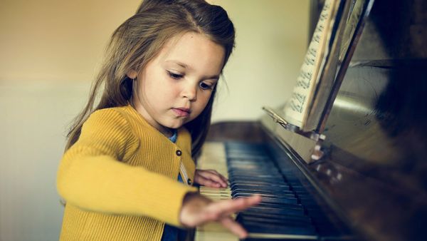 Mua đàn piano cho bé