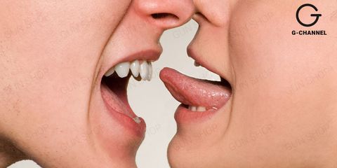 Nút lưỡi là gì? Cách để hôn môi nút lưỡi phê nhất