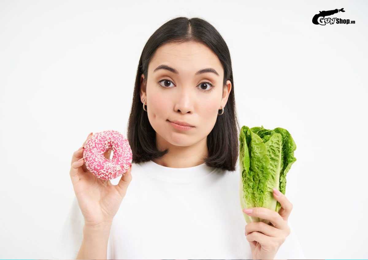 Người bị mụn không nên ăn gì?