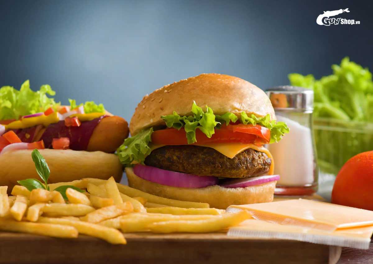 Người bị mụn không nên ăn gì?