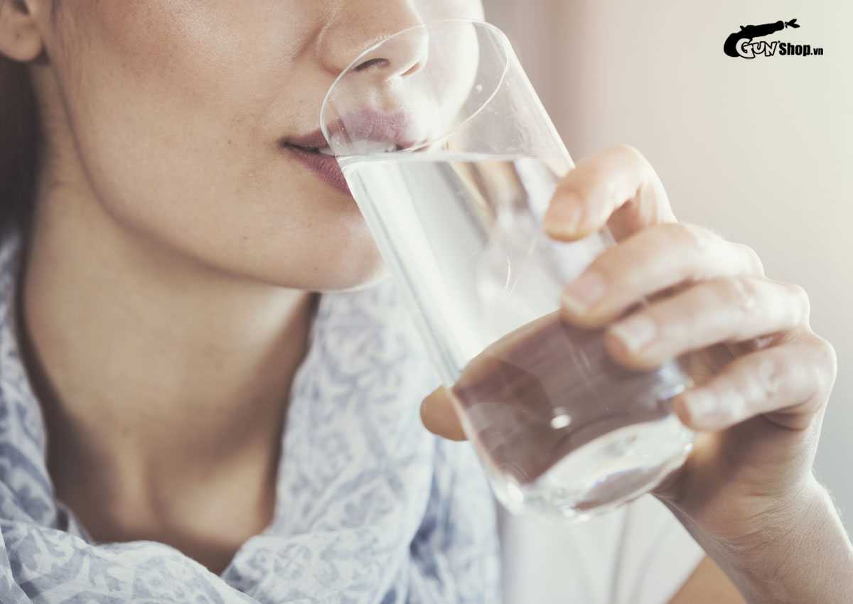 Người bị mụn không nên ăn gì?