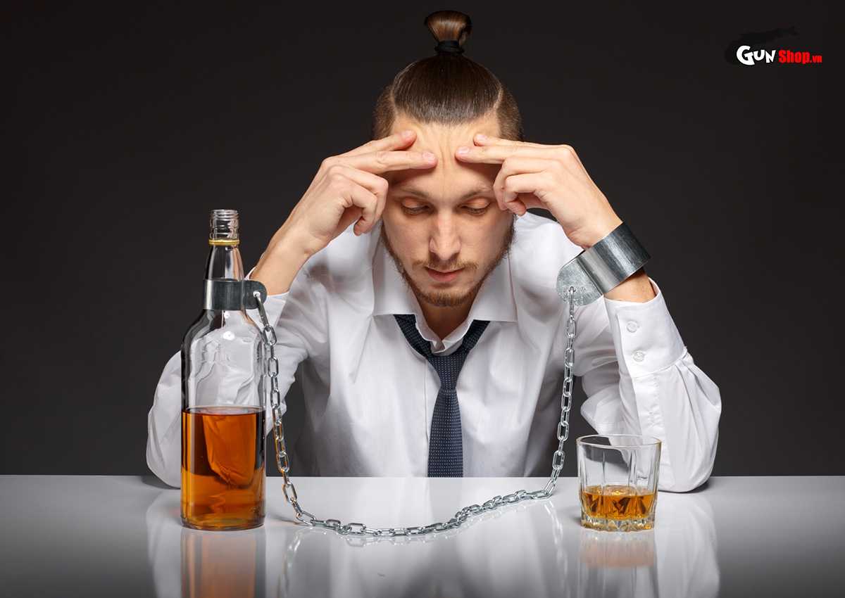 Uống rượu nhiều có ảnh hưởng đến sinh lý nam giới không?