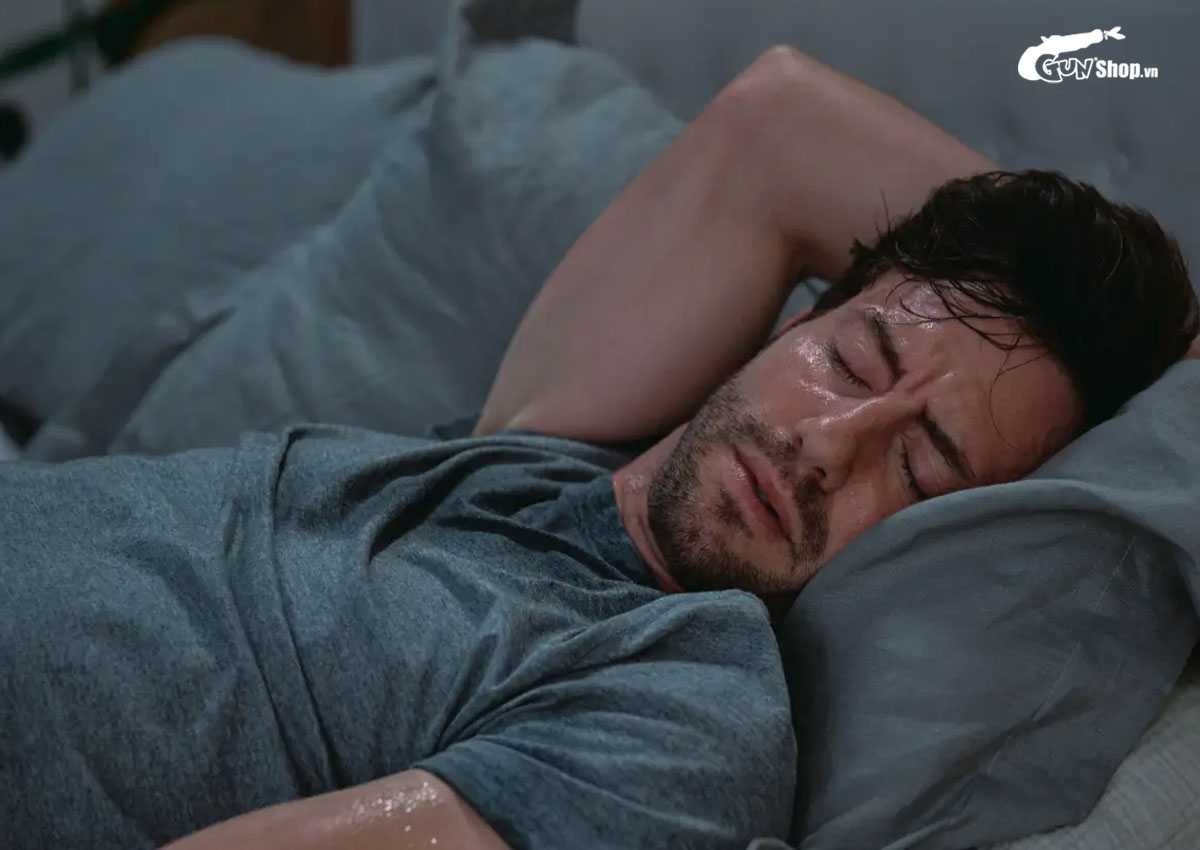 Ra mồ hôi trộm khi ngủ ở nam giới