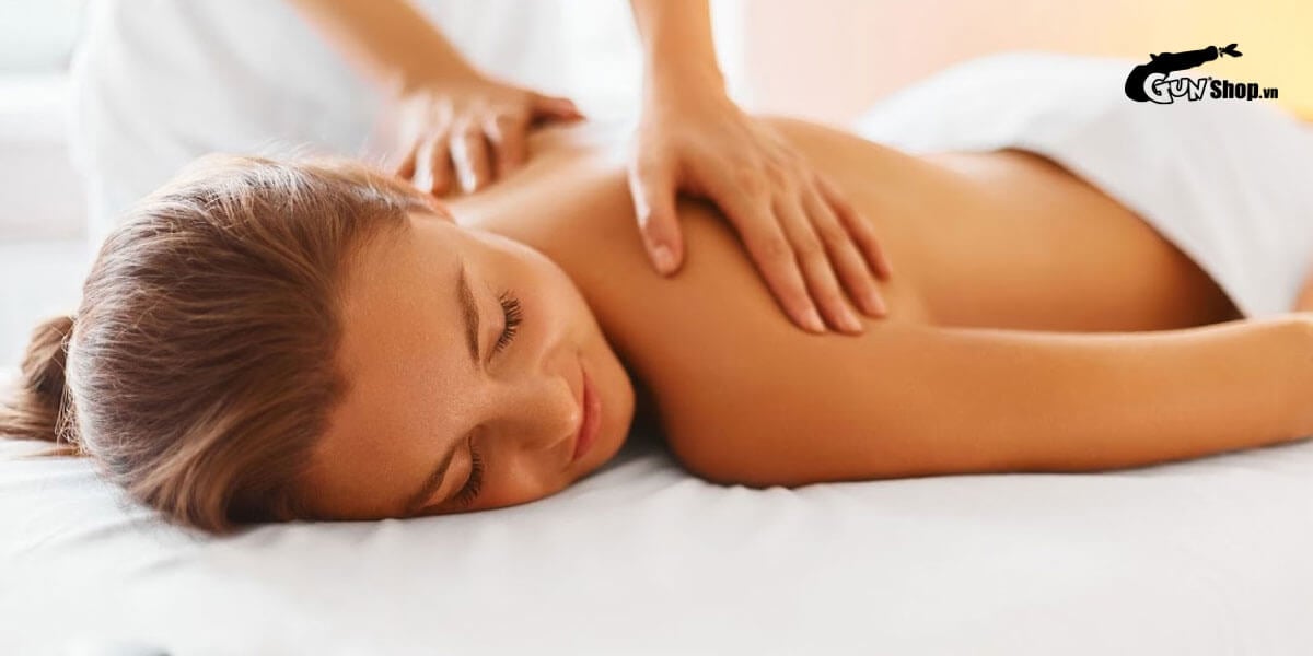 Tantric massage: Khơi gợi khoái cảm khiến chàng đê mê