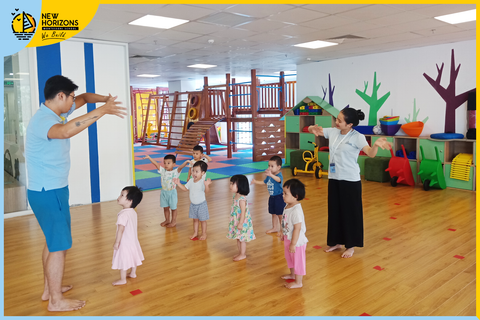 Chúng mình cùng tập nhảy