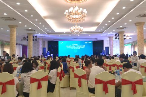 Hàng trăm khách hàng quan tâm dự án Bách Việt Lake Garden trong sự kiện tại huyện Lạng Giang