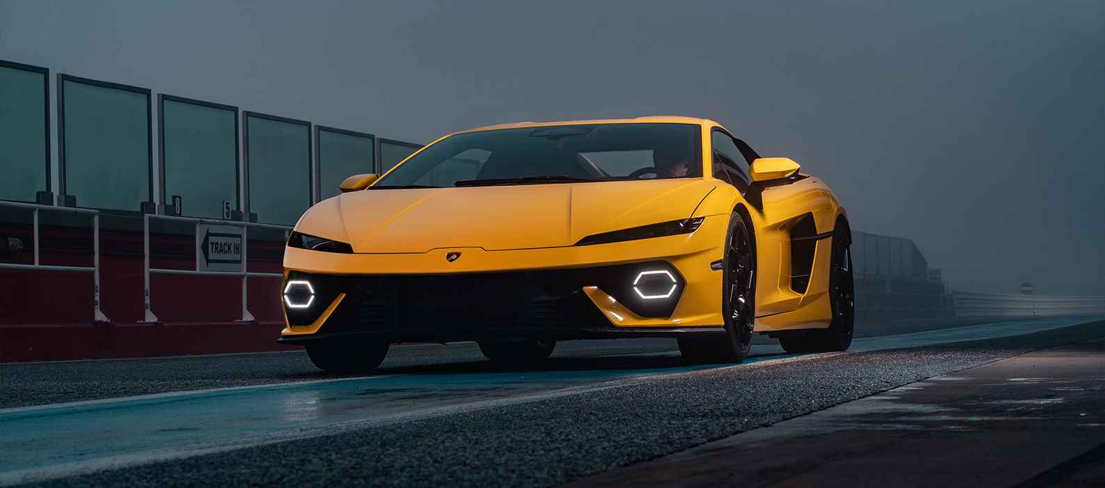 GIÁ SIÊU XE LAMBORGHINI TẠI VIỆT NAM HIỆN NAY NHƯ THẾ NÀO?