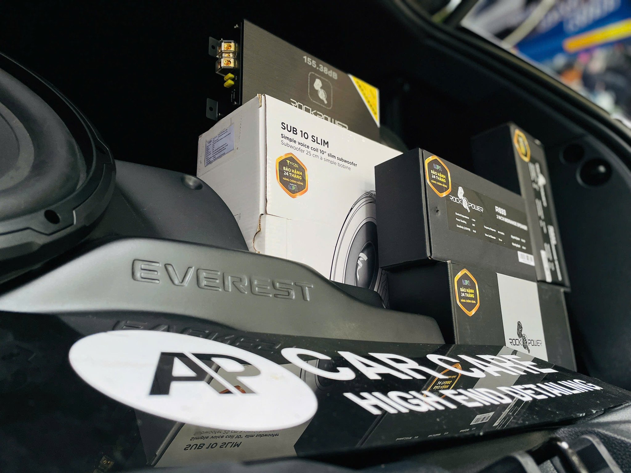 Độ loa xe Everest: 2 cách nâng cấp âm thanh thần thánh cho “xế yêu”