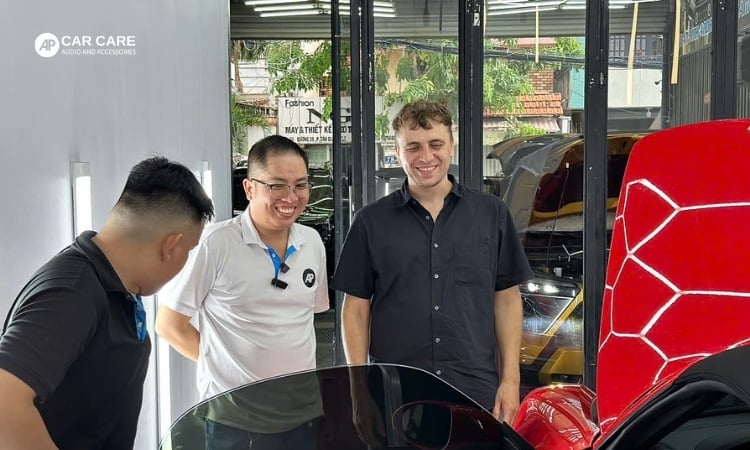hình ảnh khách hàng tại ap car care