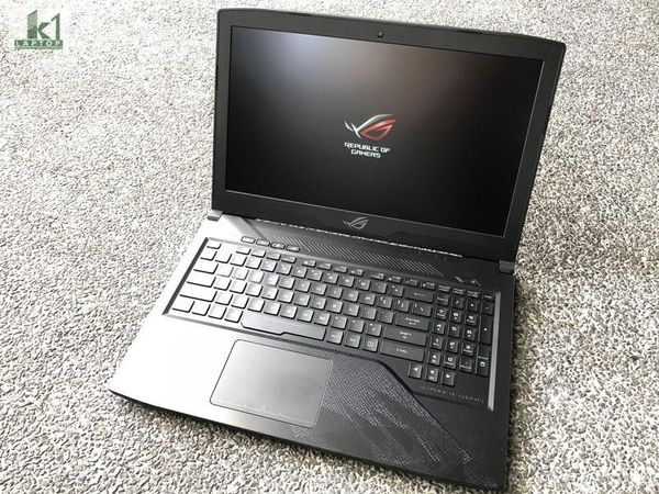 laptop gaming pin trau