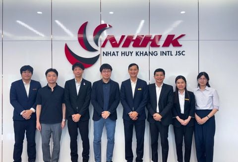 NHẬT HUY KHANG ĐÓN TIẾP ĐOÀN CÔNG TÁC ĐẠI SỨ QUÁN NHẬT BẢN ĐẾN THĂM VÀ GIỚI THIỆU BÍ THƯ THỨ NHẤT KẾ NHIỆM