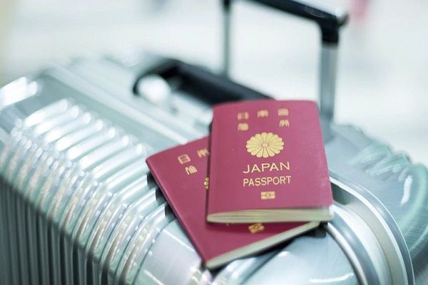 Việt Nam không nằm trong danh sách quốc gia được miễn Visa Nhật Bản nên cần phải xin Visa khi sang Nhật