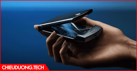 Motorola hồi sinh Razr: vỏ sò, màn hình OLED 6”2 có thể gập lại, cấu hình tầm trung, giá 1500 USD