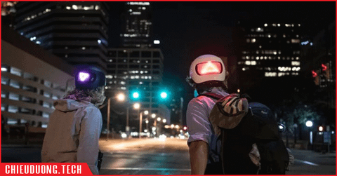 Apple bán mũ bảo hiểm thông minh có đèn LED báo rẽ