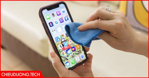 Vệ sinh điện thoại bên cạnh việc rửa tay và đeo khẩu trang là cách phòng chống hiệu quả virus
