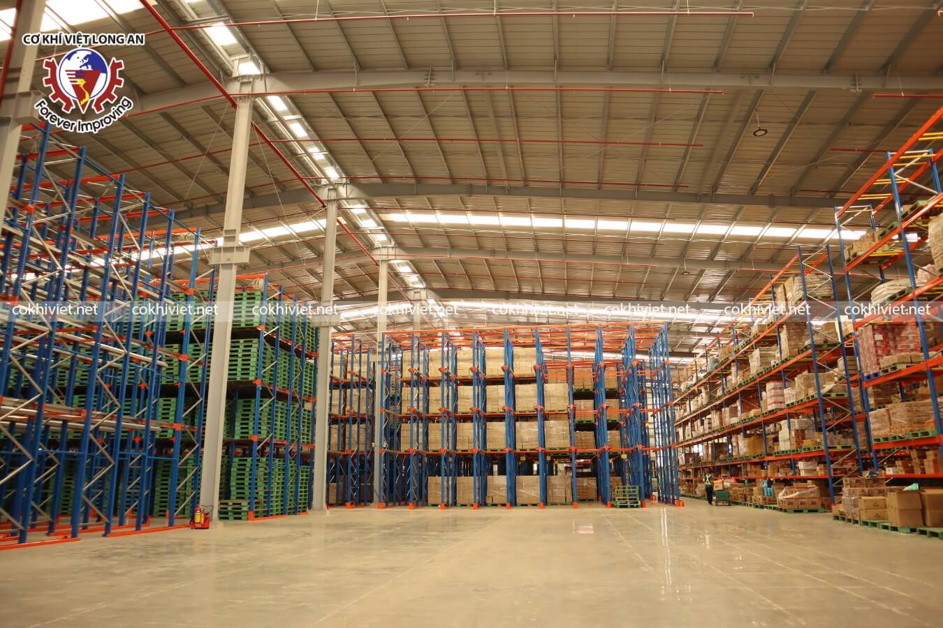 Kệ kho Drive in logistics