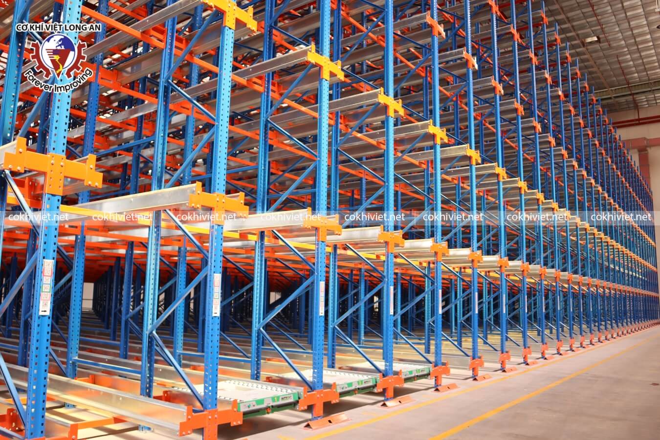 Kệ kho tự động logistics