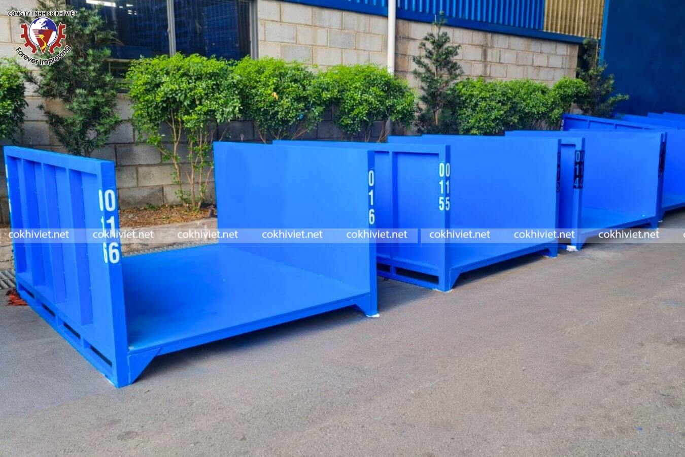 pallet sắt th&ugrave;ng sắt