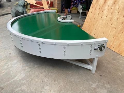 Ứng dụng phổ biến của băng tải trong sản xuất công nghiệp do Băng tải Bình Minh sản xuất: