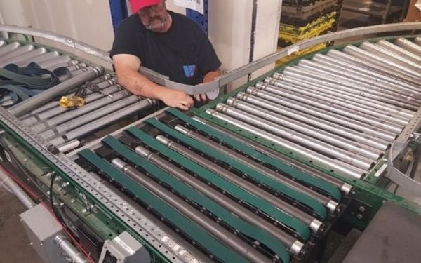 Ứng dụng băng tải con lăn trong sản xuất