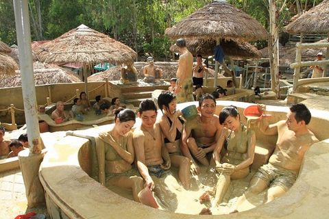 Tắm Bùn Tháp Bà Nha Trang hoạt động bình thường trong các ngày lễ.