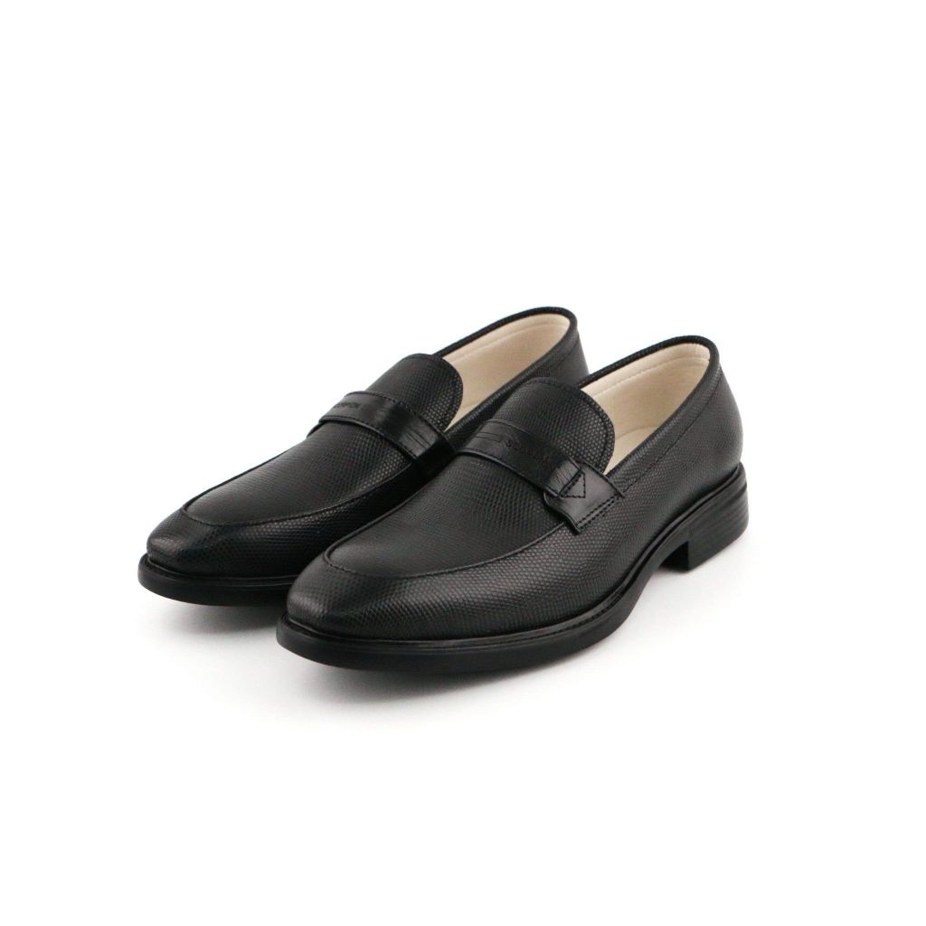 Khám Phá Lịch Sử Biến Đổi Đầy Ngoạn Mục Của Giày Loafer