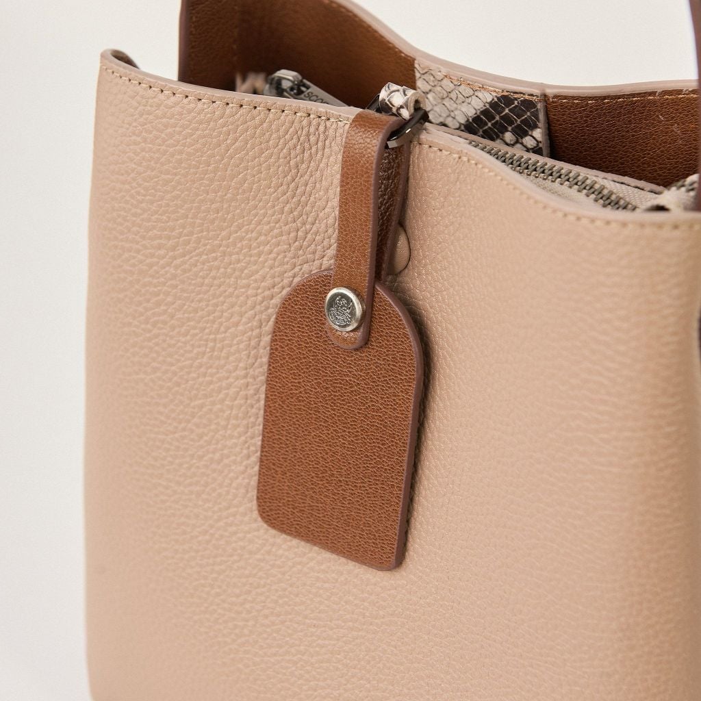 Da Crossgrain: Chất Liệu Da Cao Cấp Bền Đẹp Và Sang Trọng