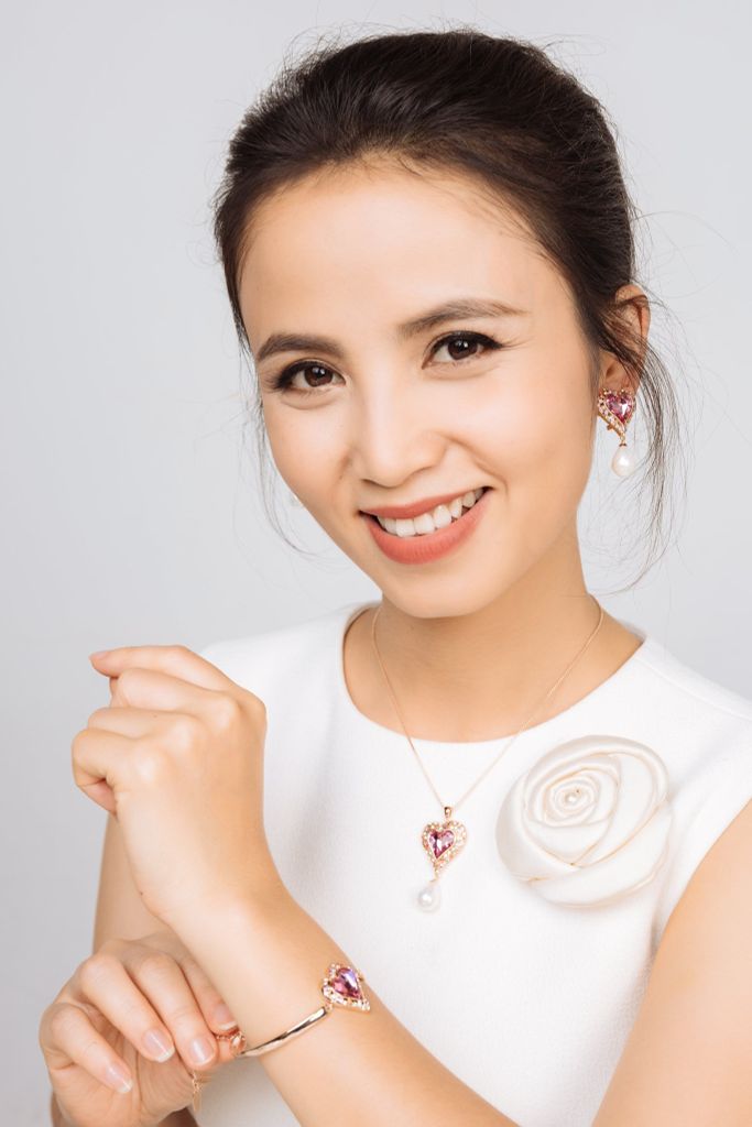 [Review] Bộ trang sức đá Swarovski từ MC Thanh Giang