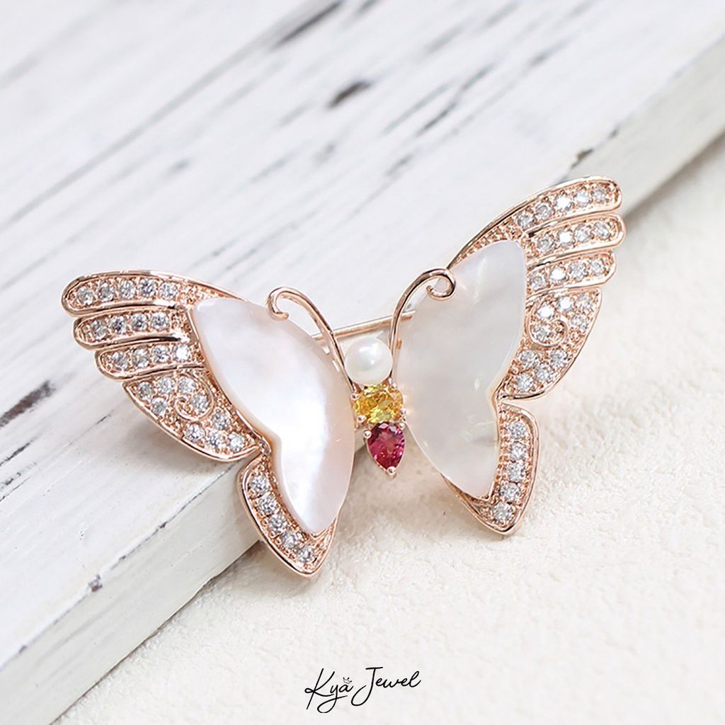 GỢI Ý PHỤ KIỆN TRANG SỨC SANG TRỌNG VÀ Ý NGHĨA CHO MÙA LỄ HỘI