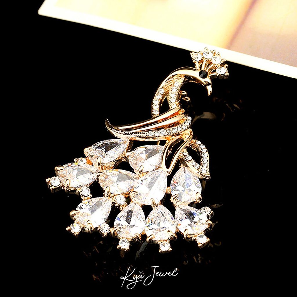 6 mẫu cài áo có ý nghĩa tốt nhất về phong thủy