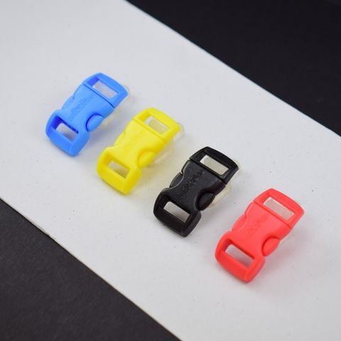 Mọi chiếc vòng đều không thể thiếu Khoá