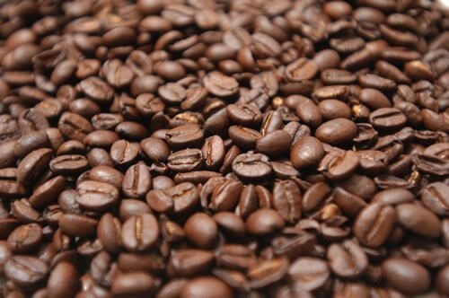 cà phê Robusta cho vị đắng mạnh, hơi mặn và hậu vị ngọt kéo dài