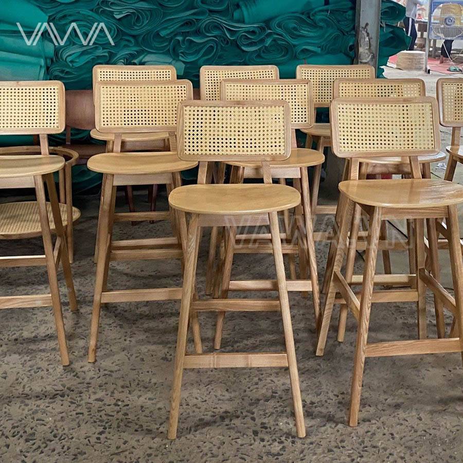 ghe-quay-bar-go-rustic-tua-may