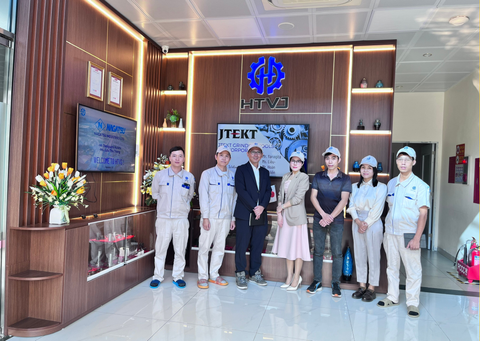 HTVG- Đón tiếp tổng giám đốc công ty Jtekt Grinding Tools (Việt Nam) sang thăm và trao đổi.