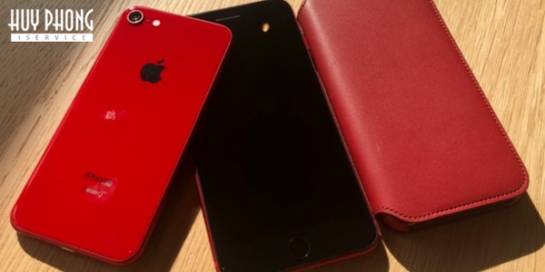 iPhone 8 đỏ cùng bao da dành màu đỏ dành riêng cho iphone 8