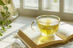 10 nhóm người không nên uống nhiều trà xanh