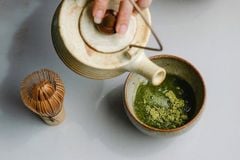 7 loại trà giúp bạn dễ ngủ hơn