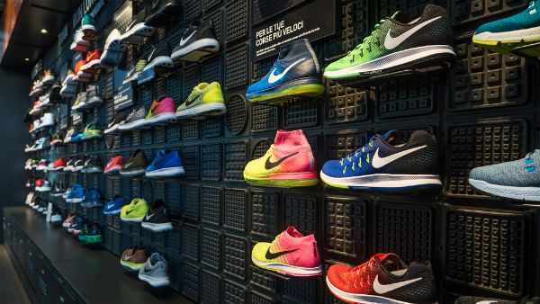 Cần chọn những cửa hàng uy tín để mua giày thể thao giá rẻ