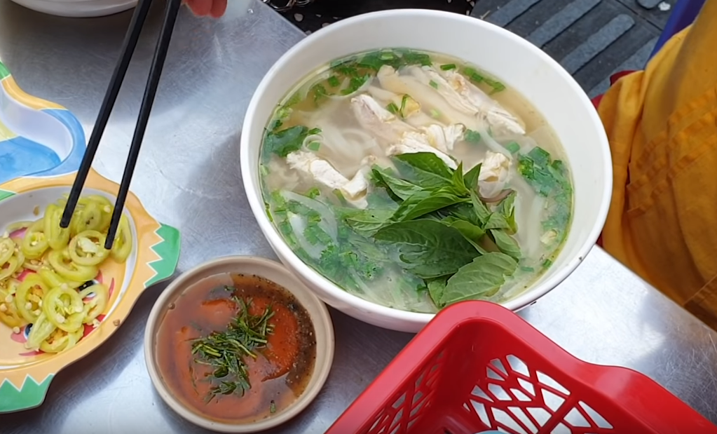 Food For Good #363: Ghé thăm Phở Gà Hải Triều nơi nức tiếng 1 thời Năm Cam!