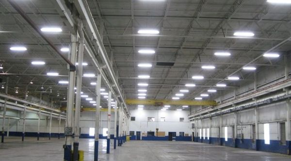 Hệ thống chiếu sáng nhà xưởng của bạn có thể cần được nâng cấp? Chúng tôi cung cấp dịch vụ thiết kế hệ thống chiếu sáng chuyên nghiệp để tăng cường hiệu quả sản xuất của bạn. Với ánh sáng đồng đều và không gây chói mắt, đảm bảo cho nhân viên của bạn có môi trường làm việc tốt nhất.