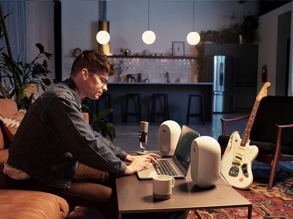 bo-loa-kiem-am-bluetooth-jbl-104-btw-60w-trang