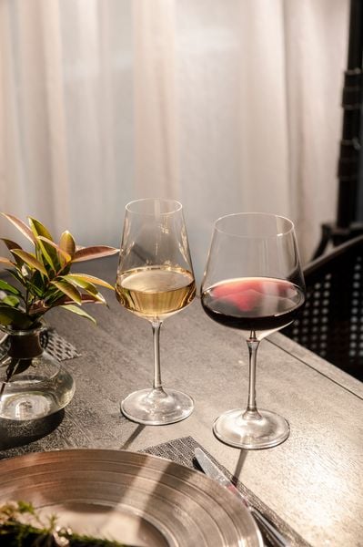 Top 5 Ly Vang Pha Lê Làm Quà Tặng Cho Doanh Nghiệp Và Đối Tác Ý Nghĩa Giá Tốt Tại HN