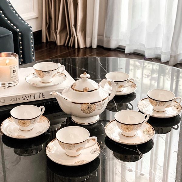 TRÀ CHIỀU - TINH HOA VĂN HOÁ CỦA GIỚI QUÝ TỘC ANH